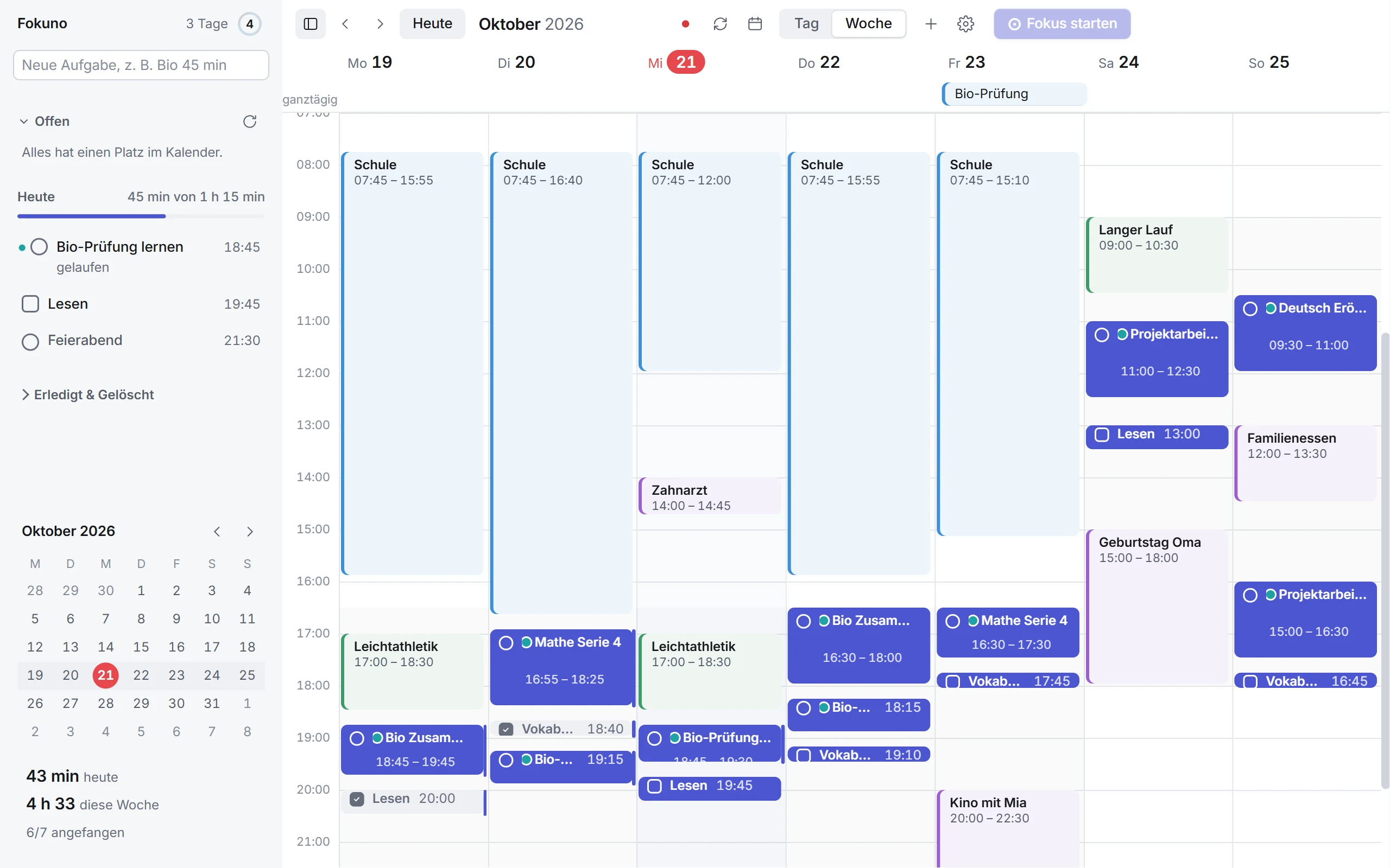 Wochenansicht von Fokuno: Termine aus Google Kalender und dazwischen indigofarbene Fokus-Blöcke für Aufgaben und Gewohnheiten.